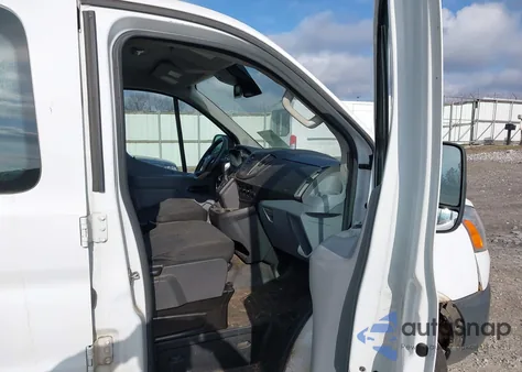 2017 Ford Transit-250 z USA, uszkodzony, nr VIN 1FTYR1ZM5HKB10451